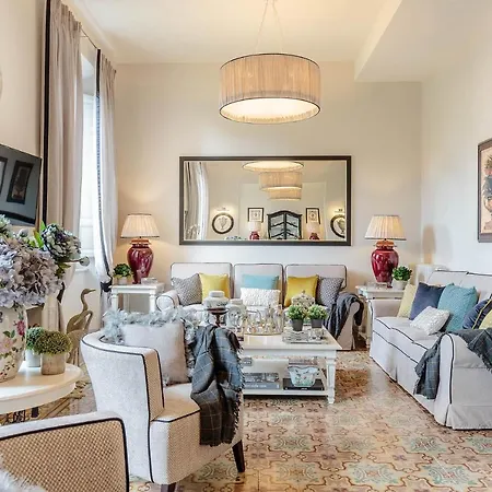 The Park View 4 Bedrooms With Terrace And Elevator Inside The Walls Of * Lucca