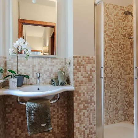 The Park View 4 Bedrooms With Terrace And Elevator Inside The Walls Of Apartman
