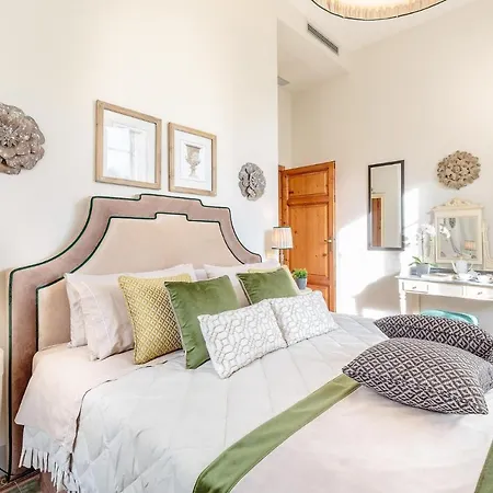 Apartman The Park View 4 Bedrooms With Terrace And Elevator Inside The Walls Of
