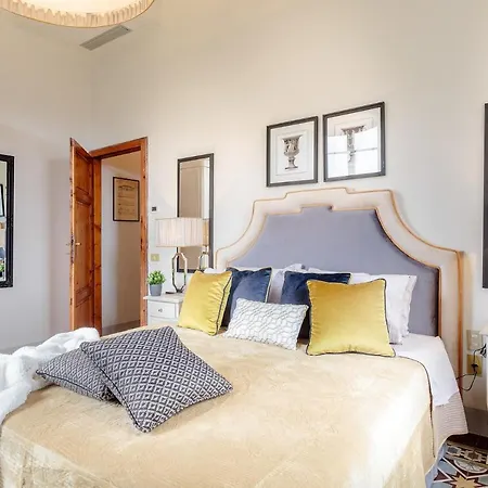 The Park View 4 Bedrooms With Terrace And Elevator Inside The Walls Of