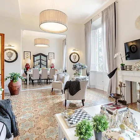The Park View 4 Bedrooms With Terrace And Elevator Inside The Walls Of Apartment Lucca